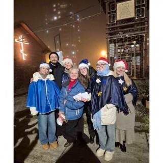 "Традиционно", "ежегодно", "постоянно"