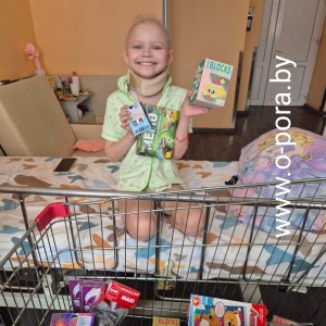 Доставили подарки в детский онкоцентр в д.Боровляны