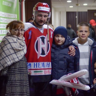 13 октября состоялась первая встреча друзей - хоккеистов ХК "Неман" и Олега Татаревича!