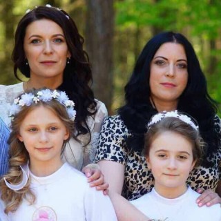 Первое Причастие - Оливия и Марта пожертвовали деткам находящимся на лечении в Боровлянах все подаренные деньги