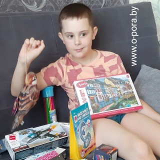 НАША АЛЁНА собрала посылки и отправила их по всей Беларуси.
