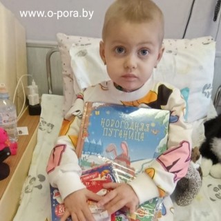 Анжелика уже который год приобщает с сбору подарков своих знакомых и друзей